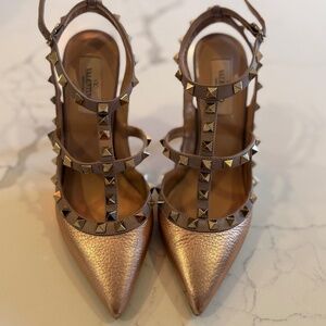 Valentino Garavani Rockstud Slingback Pump-US 8 (EU 38)- Rose gold/metallic